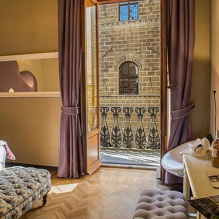 Palazzo Gallery - The Tuscan Collection Apartment Florence