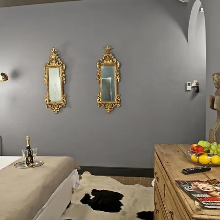 Palazzo Gallery - The Tuscan Collection